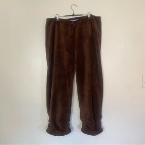Annie Selke Pine Cone Hill Teddy Fleece Pants – Brown, Medium